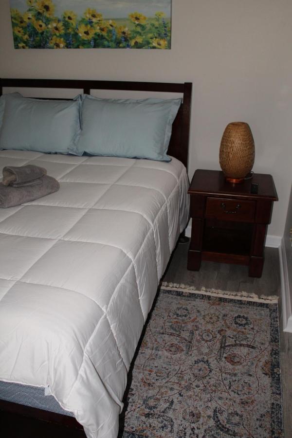 Cheerful 2-Bedroom, 2 Bath With Private Parking Файетвил Екстериор снимка
